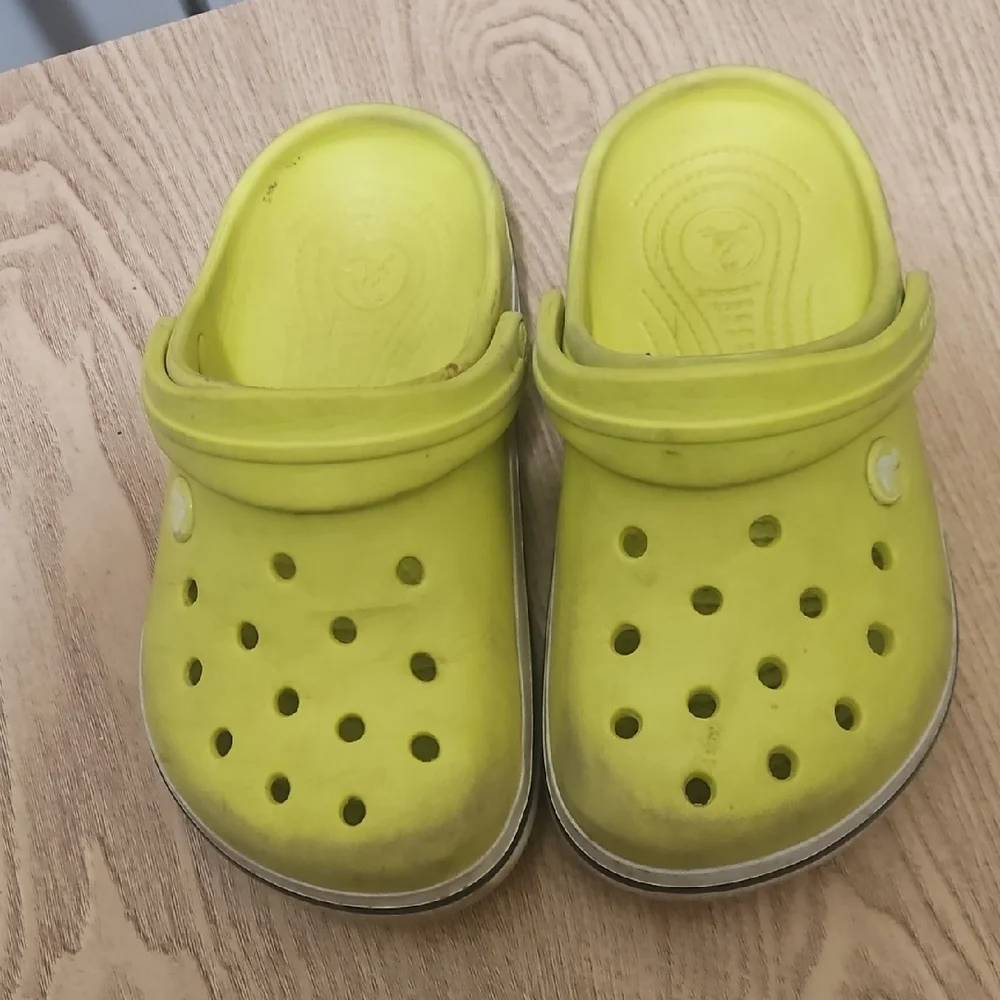 Crocs Kids Yellow‎ Clogs Size 2